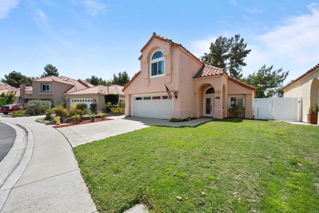 Detail Gallery Image 2 of 48 For 1449 Genoa Dr, Vista,  CA 92081 - 4 Beds | 2/1 Baths