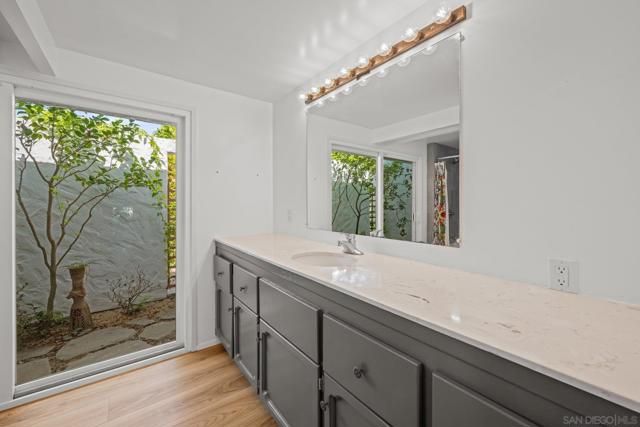 1640 El Paso Real, La Jolla CA: https://media.crmls.org/mediaz/844ed455-0d28-4149-9a56-dedaa68e68cb.jpg