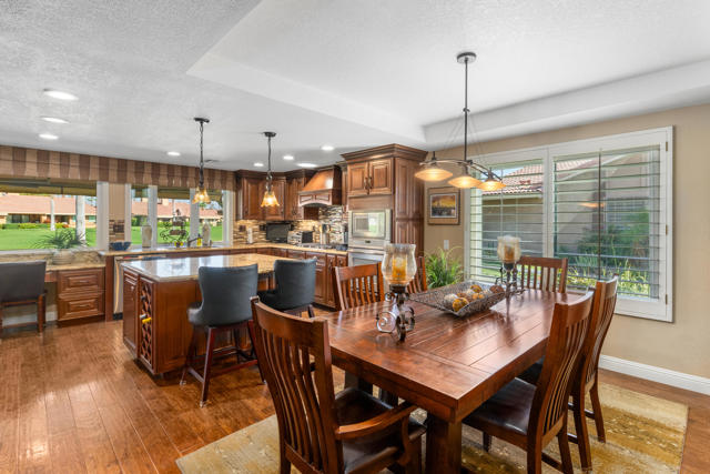 40 Joya Drive, Palm Desert CA: https://media.crmls.org/mediaz/844ee0e0-340e-4f4f-9b1f-7fd8df451821.jpg