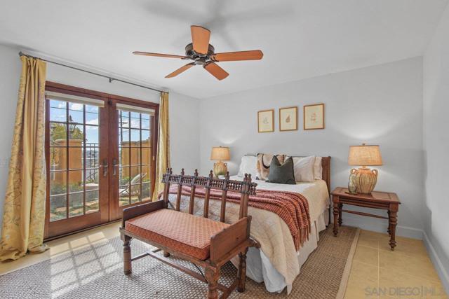 1250 Willow St, San Diego CA: https://media.crmls.org/mediaz/844faa65-507e-4e8e-b1b1-42e0379d528b.jpg