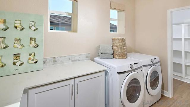 125 Mellano Way, Oceanside CA: https://media.crmls.org/mediaz/844ff929-d7ce-4f59-82f5-93c1aec899f8.jpg