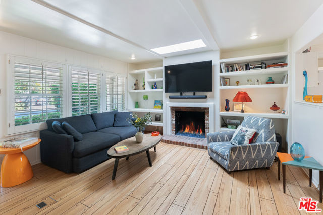 12744 Sarah Street, Los Angeles CA: https://media.crmls.org/mediaz/845025ce-6112-4e6c-b20e-b604cce77479.jpg