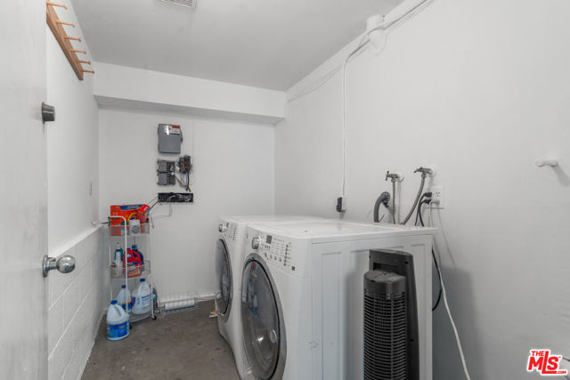 3501 Esplanade, Marina del Rey CA: https://media.crmls.org/mediaz/8450409c-84c5-4616-8b9b-63924da9a918.jpg
