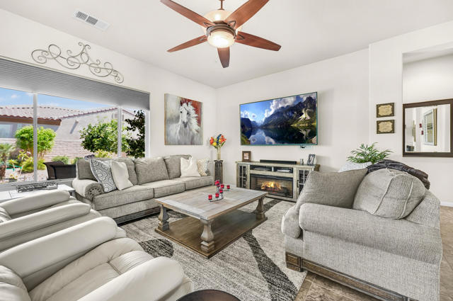 81662 Corte Valdemoro, Indio CA: https://media.crmls.org/mediaz/845080f1-92e1-4e8d-93d2-2ca9c420d01f.jpg