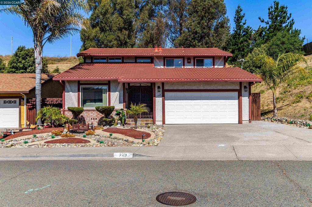 1243 Fairway Dr