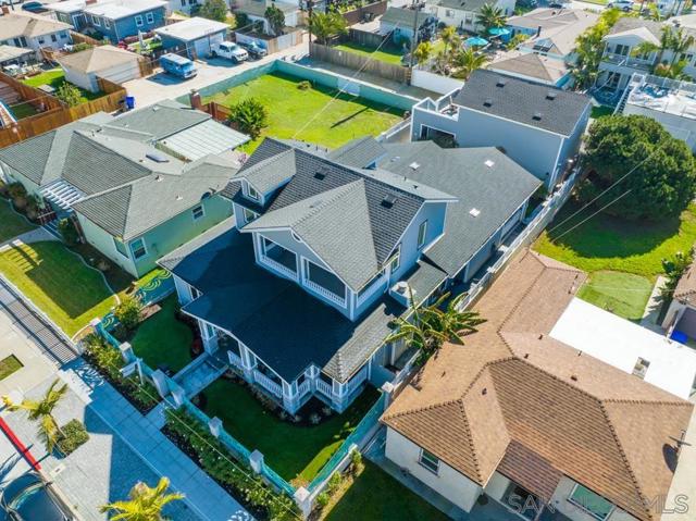 839 Reed Avenue, Pacific Beach (San Diego) CA: https://media.crmls.org/mediaz/8450d514-d5e6-4175-8cee-f3517d7a5ee1.jpg