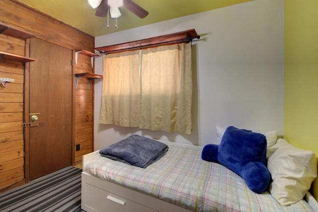735 Santa Barbara Avenue, Sugarloaf CA: https://media.crmls.org/mediaz/8451048f-9863-4b2f-8863-937039f8a5ae.jpg