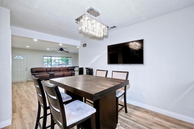 8734 Atlas View Dr, Santee CA: https://media.crmls.org/mediaz/84510f33-f52d-4356-91cc-153005f896b2.jpg