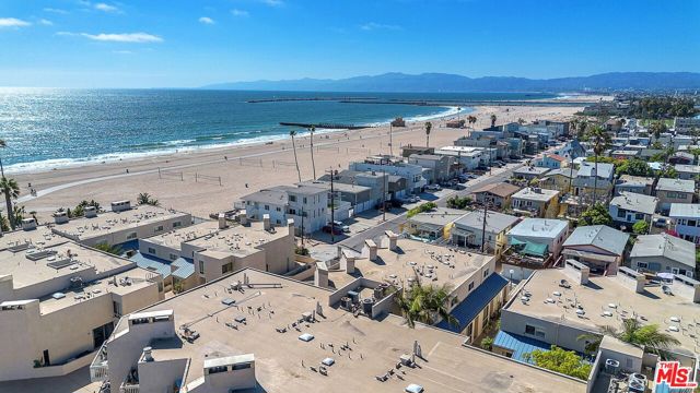 7301 Vista Del Mar, Playa del Rey CA: https://media.crmls.org/mediaz/84516663-2b42-46f2-aa6d-44e6bedb4dec.jpg