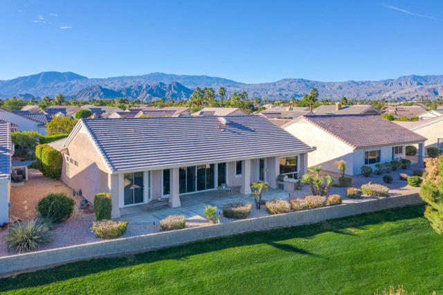 39264 Mirage Circle, Palm Desert CA: https://media.crmls.org/mediaz/8451819a-9b23-47fb-89f9-2d0a27ece67d.jpg