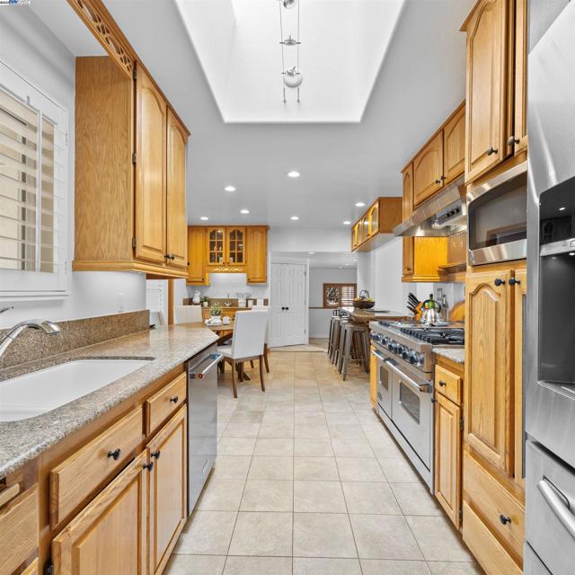18767 Lamson Rd, Castro Valley CA: https://media.crmls.org/mediaz/845192b4-93a1-4692-8d14-48dd99c0ea70.jpg