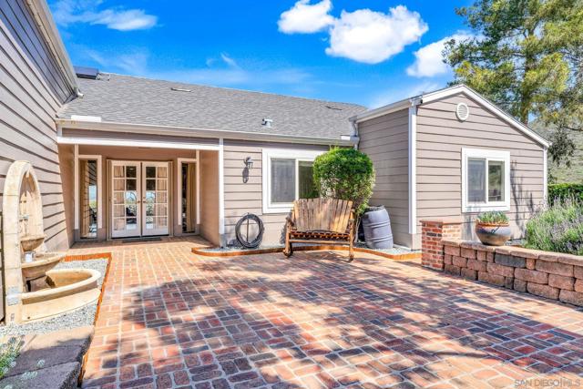 14027 Jamul Dr, Jamul CA: https://media.crmls.org/mediaz/84519d3c-7bb9-433a-9bac-97c6eb4db3a6.jpg