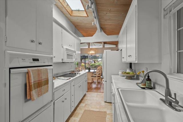 538 Clubhouse Drive, Aptos CA: https://media.crmls.org/mediaz/8451e814-1721-4275-9442-b1690f7056b6.jpg