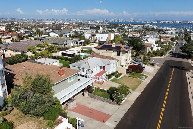 3428 Garrison St, San Diego CA: https://media.crmls.org/mediaz/84520117-e3b6-4164-a29d-e4ea6f38bd4d.jpg