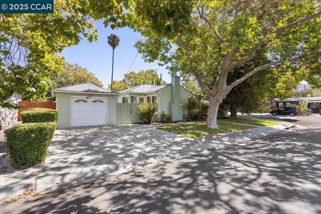 16080 Via Del Sol, San Lorenzo CA: https://media.crmls.org/mediaz/8452360d-7b26-4e0c-b742-0f16eae43ae1.jpg