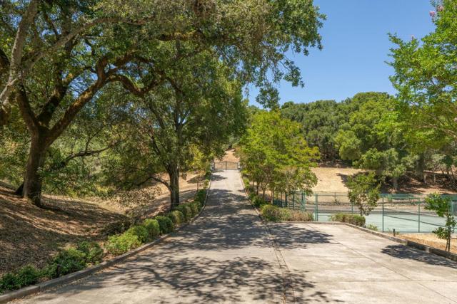 333 Raymundo Drive, Woodside CA: https://media.crmls.org/mediaz/8452510e-4045-4785-9063-e3dd0eb71e41.jpg