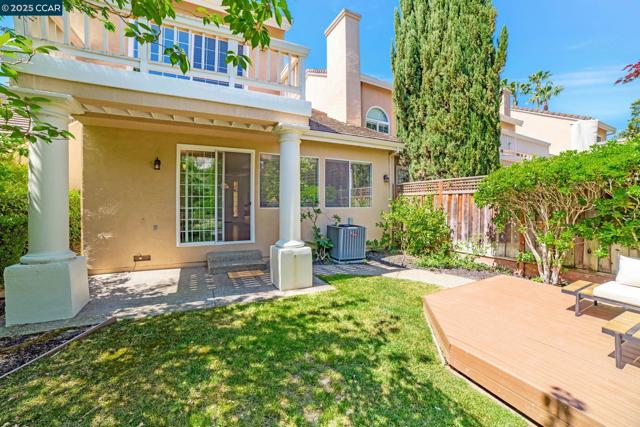 1364 Canyon Side Ave, San Ramon CA: https://media.crmls.org/mediaz/8452e59c-0415-45eb-a792-5cbd837422b5.jpg