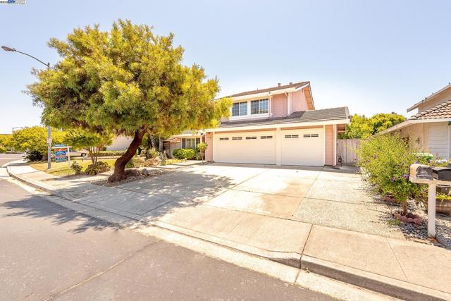 32760 Orick St, Union City CA: https://media.crmls.org/mediaz/84533345-c8ea-480f-90d4-5b4d95980a2b.jpg