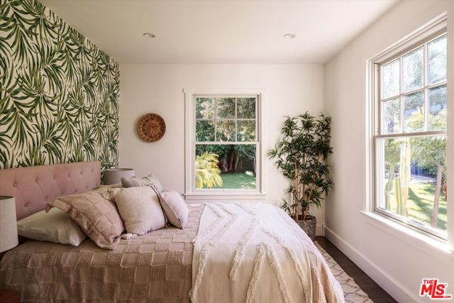 4148 Brunswick Avenue, Los Angeles CA: https://media.crmls.org/mediaz/8453883c-09b2-4f60-b8d6-cf404f6ce8f4.jpg