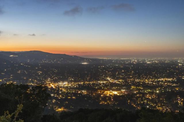 16383 Aztec Ridge Drive, Los Gatos CA: https://media.crmls.org/mediaz/8453a790-c323-48e6-af9f-a1c8e2d9e45d.jpg