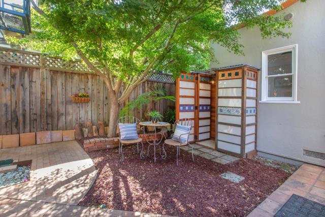 212 Gilbert Avenue, Menlo Park CA: https://media.crmls.org/mediaz/8453ab4a-0111-4e73-a40d-c2ec626fc2af.jpg