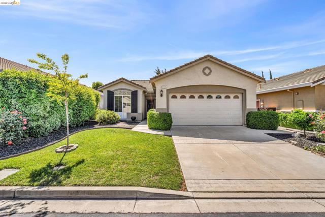 1124 Jonagold Way, Brentwood (CC) CA: https://media.crmls.org/mediaz/845462ba-55f4-4aee-98f6-3a15b2213195.jpg