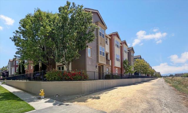 1507 Canal Street, Milpitas CA: https://media.crmls.org/mediaz/8454c71e-6136-4962-88a3-efa168c4e6d5.jpg