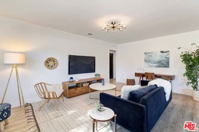 10801 Galvin Street, Culver City CA: https://media.crmls.org/mediaz/8454d2ea-4626-4763-869a-0750fb4b53a5.jpg