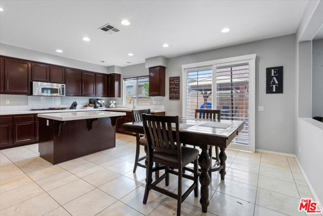 Image 12 of 39 For 7915 Saddletree Court