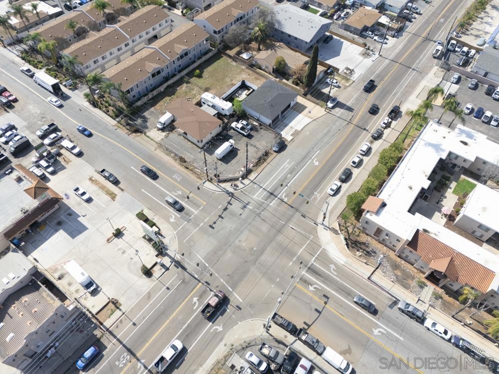 https://media.crmls.org/mediaz/8456a10f-8d5b-4826-8726-7393507b8021.jpg?preset=X-Large