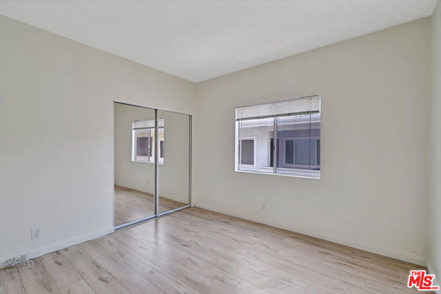 221 S Tower Drive, Beverly Hills CA: https://media.crmls.org/mediaz/8457c688-e830-407d-bb06-6470169a02ac.jpg