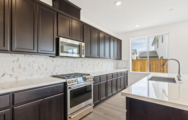 2517 Lake Club Drive, Fairfield CA: https://media.crmls.org/mediaz/8457efa5-c6fe-425a-aab3-fb03c7f39d9a.jpg