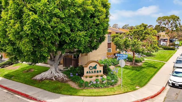 3454 Castle Glen Dr., San Diego CA: https://media.crmls.org/mediaz/8458add4-ad1c-4ddb-8af3-ca2283c5f318.jpg