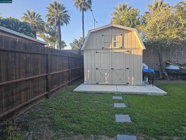 Image 10 of 13 For 1600 Michigan St