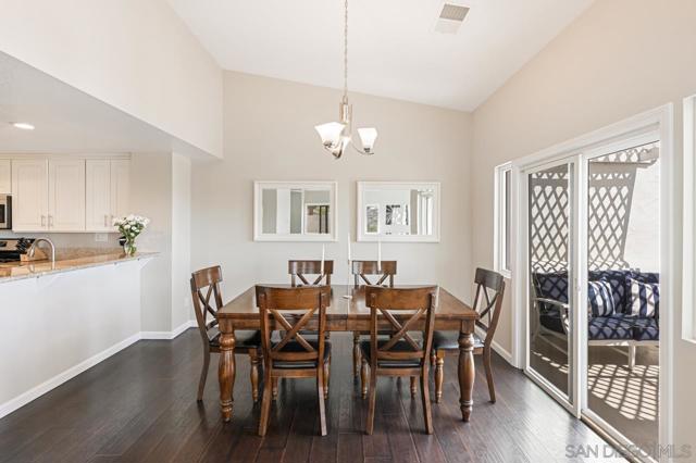 701 Fino Glen, Escondido CA: https://media.crmls.org/mediaz/8458d982-a214-4840-8b60-61cefa92d3fa.jpg