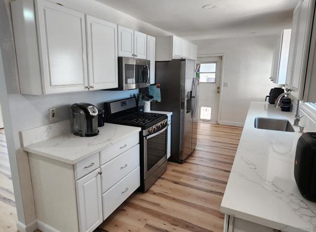 2132 Medford Ave, Escondido CA: https://media.crmls.org/mediaz/8459668a-9562-4ecb-8ab7-ae2bf13450bd.jpg