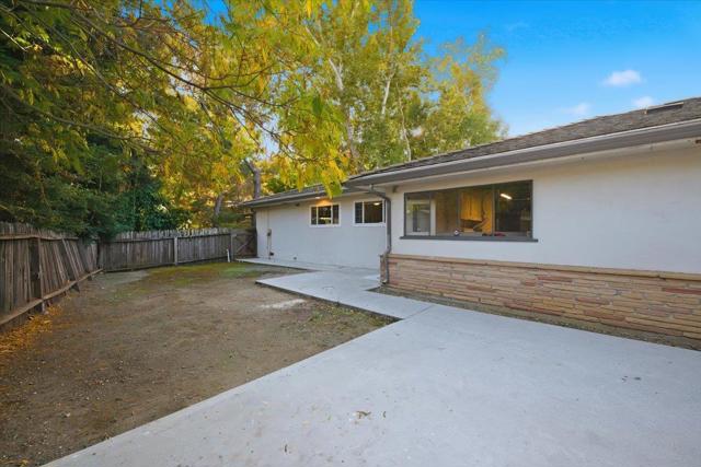 20510 Brookwood Lane, Saratoga CA: https://media.crmls.org/mediaz/845af622-ef4c-49ff-a2c4-2e4b5a2b2e5c.jpg