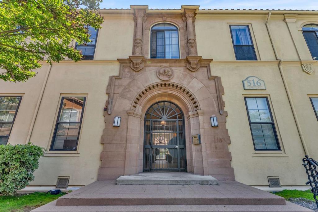 516 Martha Street #201
