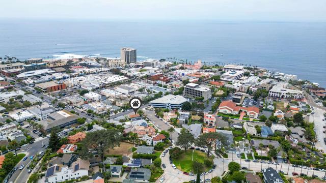 1205 Park Row, La Jolla CA: https://media.crmls.org/mediaz/845d23d5-3623-410c-9b45-829a0977253c.jpg