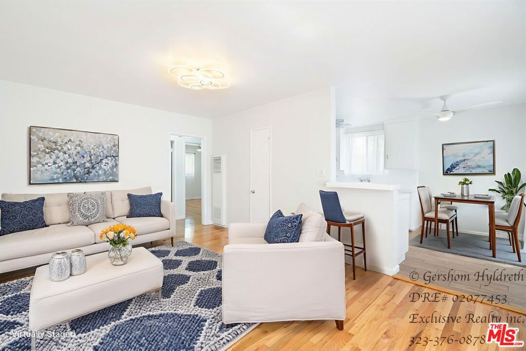 6640 Woodman Avenue #6