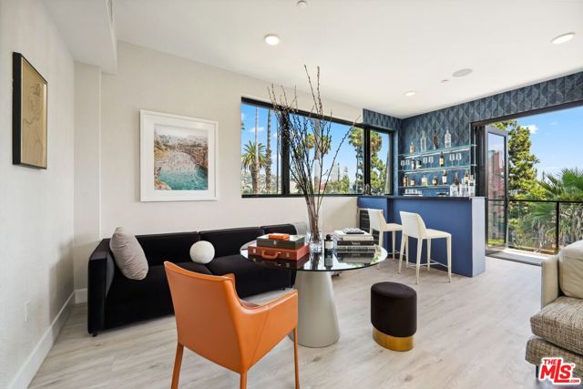 137 N Doheny Drive, West Hollywood CA: https://media.crmls.org/mediaz/845df0c5-2f0a-4c6e-b346-2f8a56a4908a.jpg