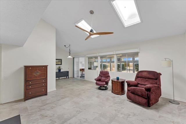 Detail Gallery Image 11 of 47 For 3685 Vista Campana N #56,  Oceanside,  CA 92057 - 3 Beds | 2 Baths