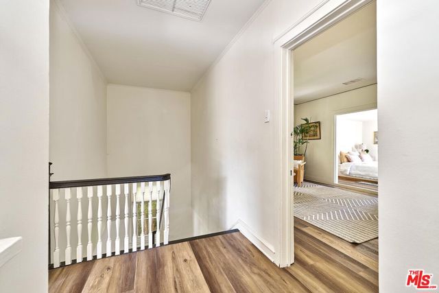 728 S Windsor Boulevard, Los Angeles CA: https://media.crmls.org/mediaz/845e3a0d-dd6b-4354-b7db-a87a3435d5d2.jpg