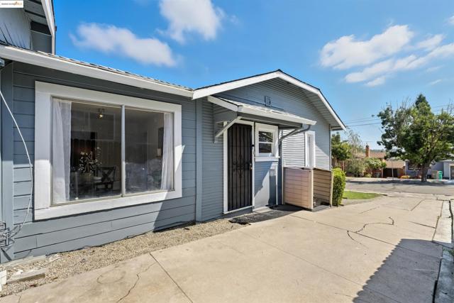 2721 Oliver Ave, Oakland CA: https://media.crmls.org/mediaz/845eb542-9414-43dc-bc2a-5ee35c3dd46e.jpg