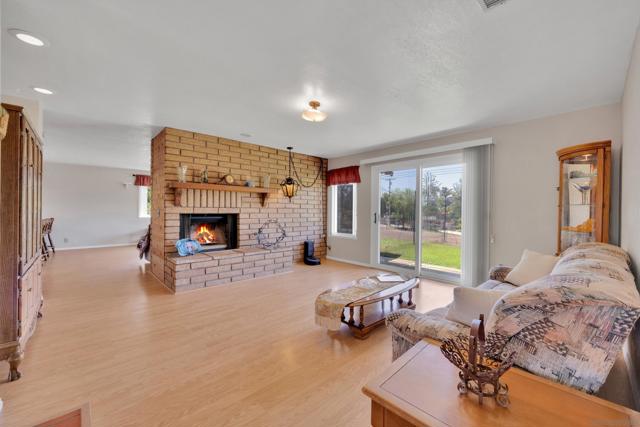 13955 Wanda Way, Jamul CA: https://media.crmls.org/mediaz/845fd19a-6c8d-4724-813a-ed95c99091e5.jpg