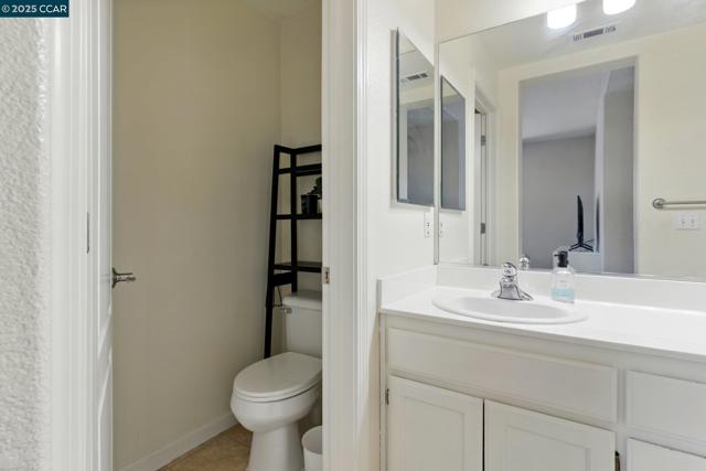 1620 Tucker Street, Oakland CA: https://media.crmls.org/mediaz/8460871a-ee09-449e-a616-591e70a03c00.jpg