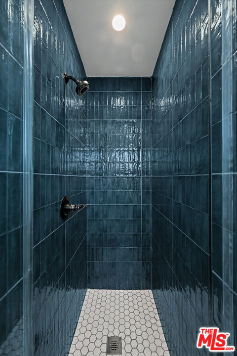 https://media.crmls.org/mediaz/84608ed9-bf78-435f-8b71-71247cdbfd28.jpg?preset=X-Large