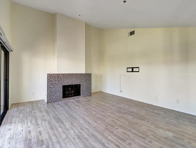 426 Village W Square, Palm Springs CA: https://media.crmls.org/mediaz/84608f9b-b02d-4c70-a563-9503542a950b.jpg