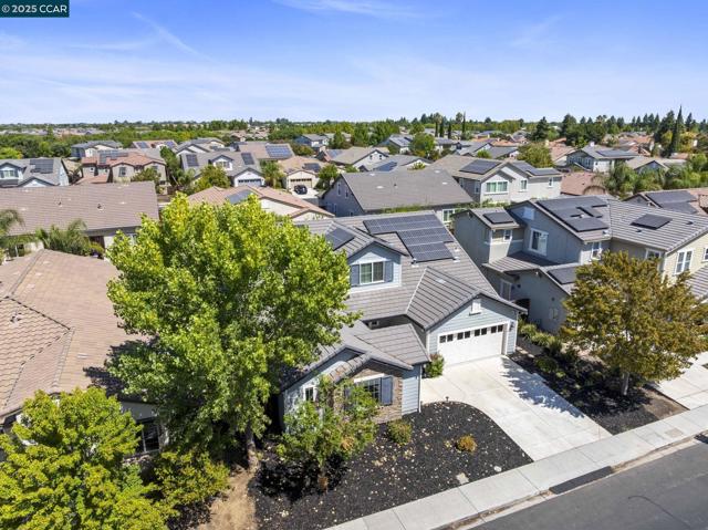 951 Dainty Avenue, Brentwood CA: https://media.crmls.org/mediaz/8461bdc5-aefc-416d-ae7c-b468e844a638.jpg