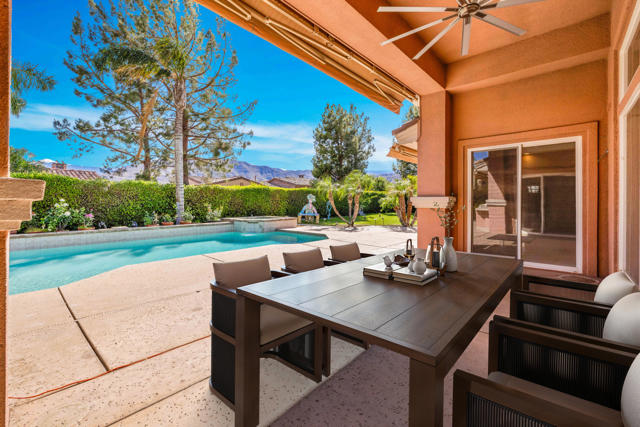 14 Collegiate Circle, Rancho Mirage CA: https://media.crmls.org/mediaz/8461eaa6-9c50-4592-81d6-5e4991d8a35d.jpg